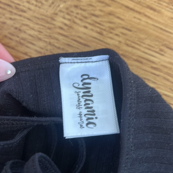 Dynamic Season Apparel black tank top - Picture 2 of 2